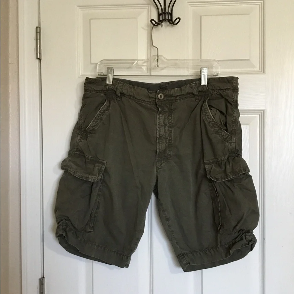 Perfection green cargo shorts size 52 / US36-38 - Picture 1 of 9